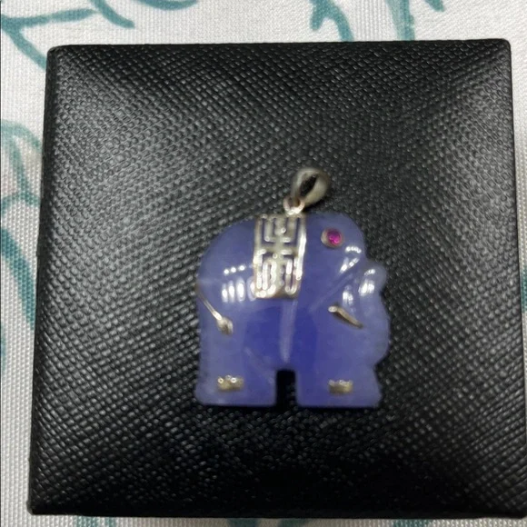 Lavender Jade Carved Elephant Pendant - Picture 5 of 6